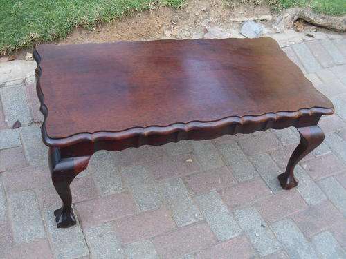 LOVELY VINTAGE  RECTANGULAR LINEN FOLD SOLID IMBUIA BALL & CLAW COFFEE TABLE