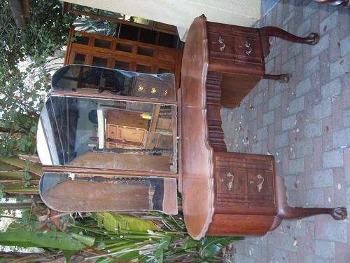 VINTAGE BALL AND CLAW KIDNEY SHAPED DRESSING TABLE WITH 3 MIRRORS, ORIGINAL FURNISHINGS