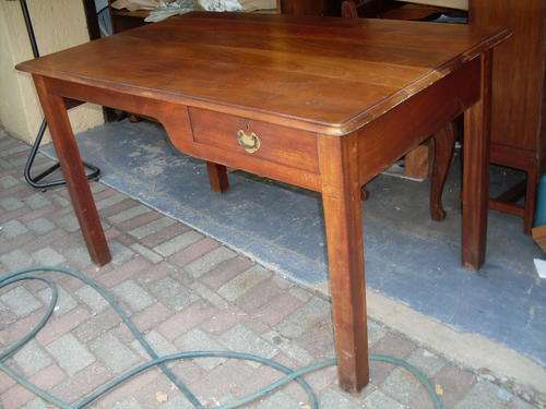 ANOTHER VINTAGE DESK OR TABLE PIECE SOLID WOOD MAHOGANY???? WITH ONE DRAWER, BRASS HANDLE