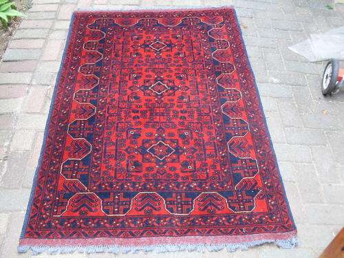 ABSOLUTELY GORGEOUS PERSIAN/ORIENTAL POSSIBLY AFGHAN FLORAL GEOMETRIC HAND WOVEN CARPET REDS & BLUES