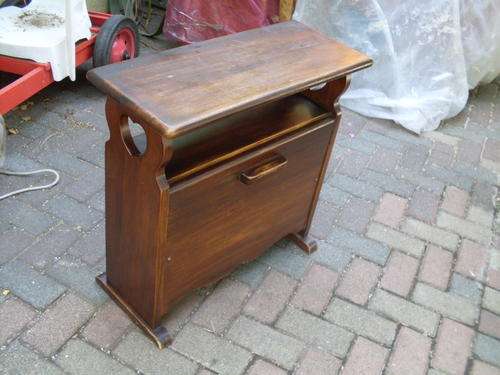 STUNNING EARLIER 1900'S SOLID WOOD MAGAZINE STAND WITH TABLE LKE TOP & PULL OUT STORAGE PIECE. WOW!