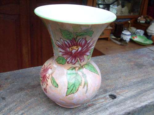REDUCED!!! STUNNING VINTAGE ROYAL DOULTON LARGE CHRYSANTHEMUM D6299 VASE HUES OF PEACH & PINK ETC