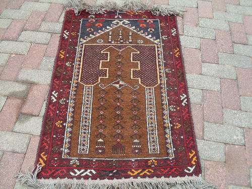 REDUCED!  INTERESTING COLOURS,  ORIENTAL PERSIAN AFGHAN PRAYER RUG. HAND KNOTTED NICE SIZE