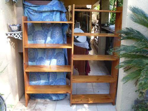VINTAGE (OVER 30 YEARS) PINE WOULD ROOM DIVIDER (USE AS DISPLAY PIECE, SHELVING OR BOOKSHELF ETC)