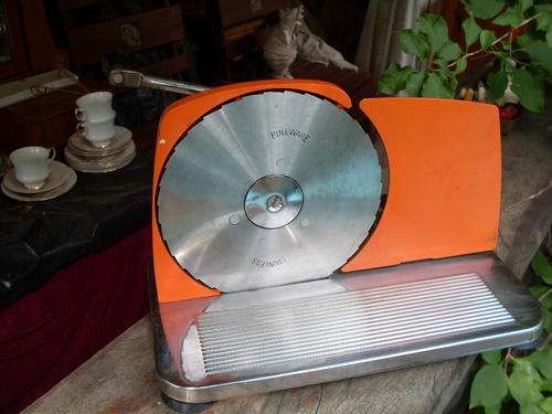 SUPER RETRO VINTAGE PINEWARE BREAD OR OTHER SLICER ORANGE & STAINLESS