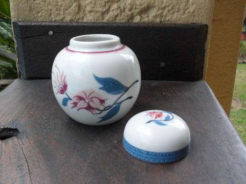 Exclusively made for Elizabeth Arden Petit glazed ginger jar