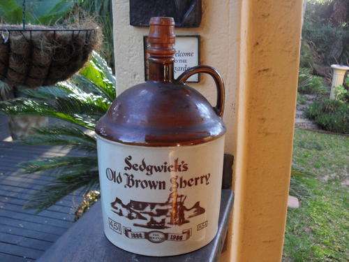 STUNNING 4.5L SEDGWICK'S  OLD BROWN SHERRY (DRINK) FLAGON IN GR8 CONDITION SEE!! NO. 2