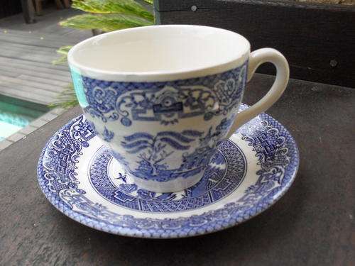 STAFFORDSHIRE GENUINE HAND ENGRAVED BLUE SWALLOW PATTERN TEA DUO