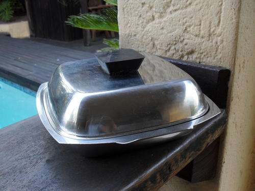 ALOE STAINLESS STEEL SERVING DISH WITH LID. NICE!!!!
