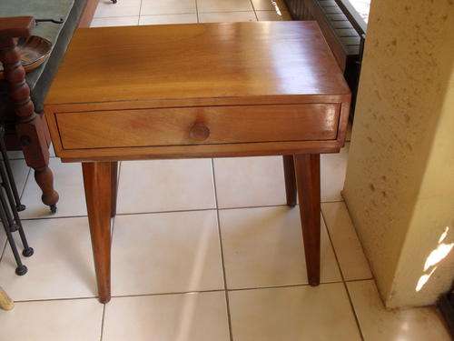 RETRO YES RETRO!  VINTAGE BEDSIDE PEDESTAL TABLE.....LOVELY PIECE DO TAKE A LOOK!