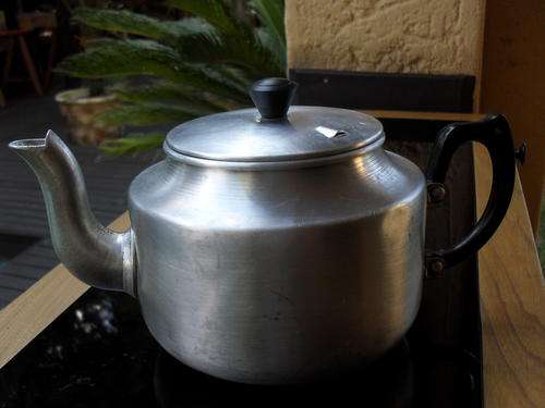 VERY NICE VINTAGE ?????  ALUMINIUM TEAPOT (TEA POT)