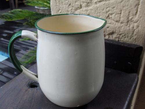 NICE SIZE! VINTAGE?????  CREAM AND GREEN TRIM ENAMELWARE JUG