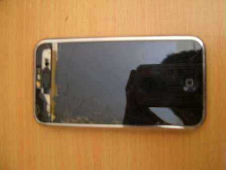 Apple iPhone 2G 8gig *read*