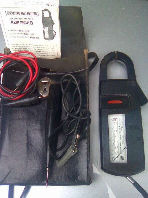 ANALOGUE AC CLAMP - ON TESTER