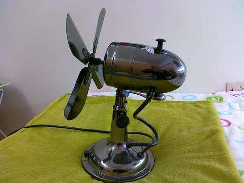 1940'S RETRO FAN