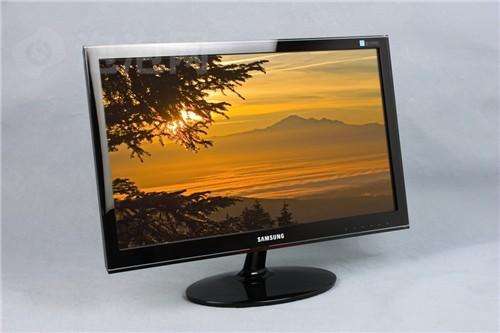 ****Samsung 24inch LCD Monitor FULL HD***