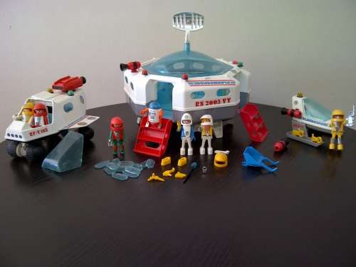 Vintage space playmobil sets 3509, 3534, 3536, 3589