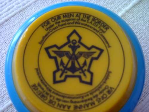 SANDF. yoyo LIKE NEW.