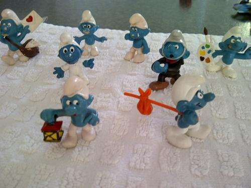8 Vintage smurfs