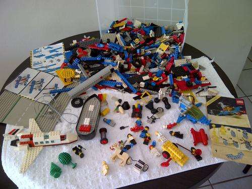 Large lot of various 1980's lego sets (approx 5kg)