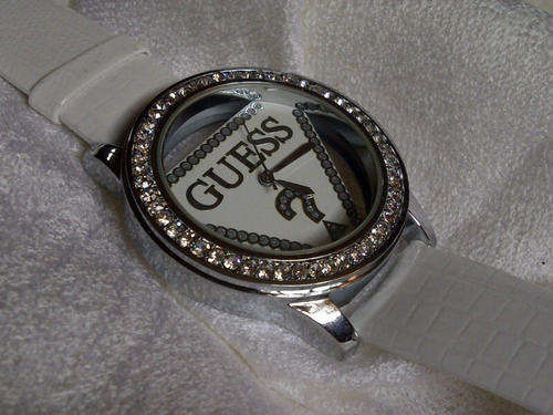 GUESS LADIES WATCH - WHITE & SILVER DIAMOND!!
