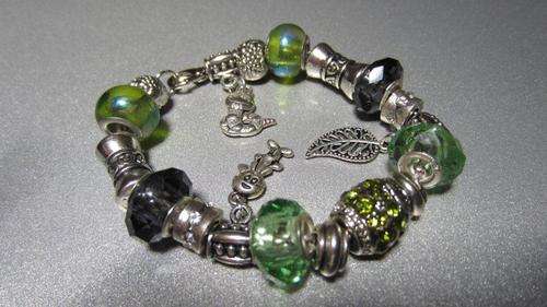 GORGEOUS PANDORA FASHION CHARM BRACELET!!!