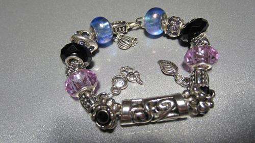 GORGEOUS PANDORA FASHION CHARM BRACELET!!!
