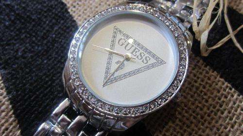 GUESS LADIES WATCH - WHITE ROUND FACE!!!