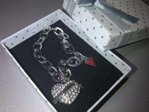 GUESS LADIES SILVER BRACELET!!