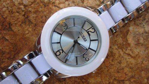 GUESS LADIES WATCH - WHITE & SILVER ROUND FACE! LATEST ARRIVAL!!! LAST ONE LEFT!!