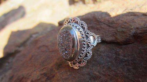 STERLING SILVER RING, WITH GENUINE PLATINUM WINDOW DRUZY GEMSTONE!!