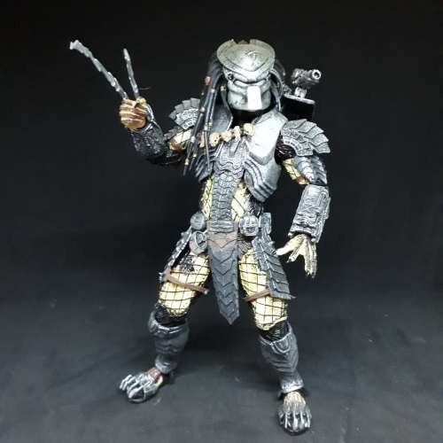 Neca Alien VS Predator 7 inch Scar Predator masked