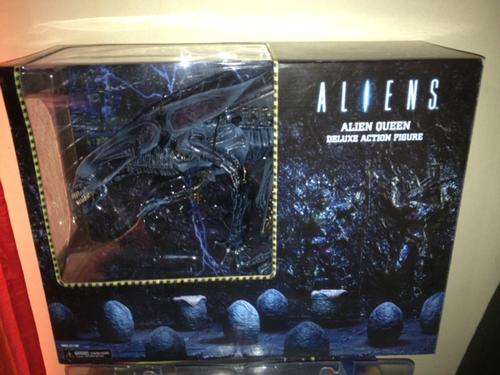 NECA Xenomorph Alien Queen Deluxe Box Set, over 31 inches long!
