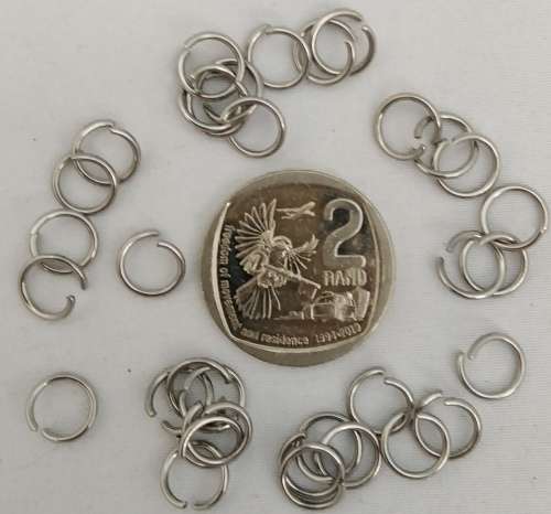 50 x Stainless Steel Jump Rings. 8mm x 1mm, inner diameter 6mm