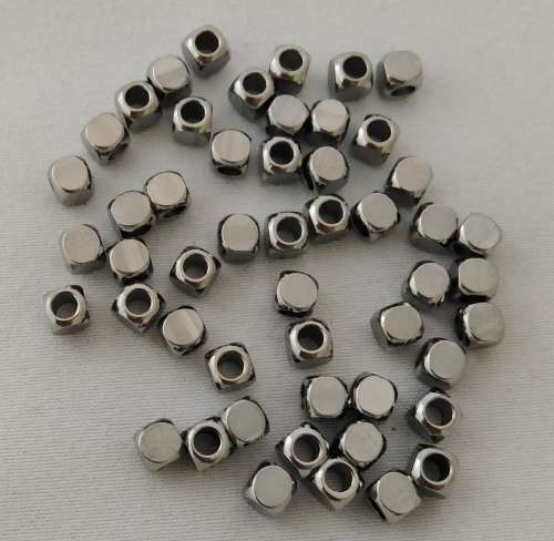 10 x 304 Stainless Steel Beads, Cube. 4mm x 4mm x 4mm, hole 2.5mm