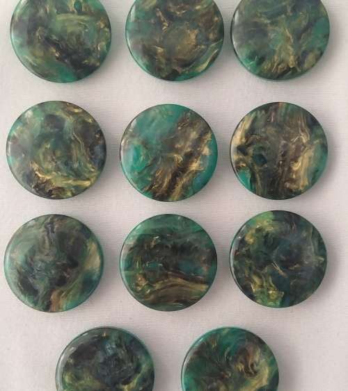 11 x Green and Gold Marble Design Buttons, 20mm