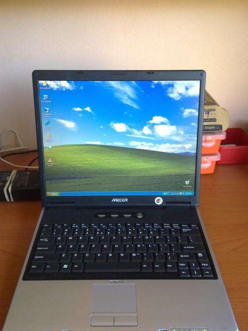*$ R1 -- Mecer Notebook --No Reserve $*
