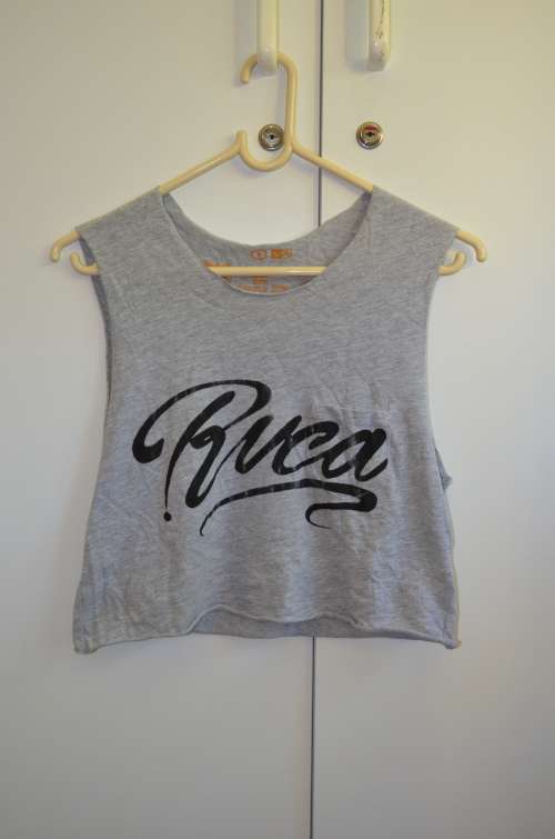 RVCA sleeveless Crop top