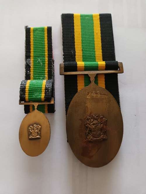 SADF - APLA 10 Year service medal set - Full size with miniature - Original