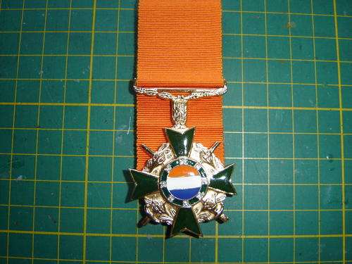 Honoris Crux Decoration Diamond