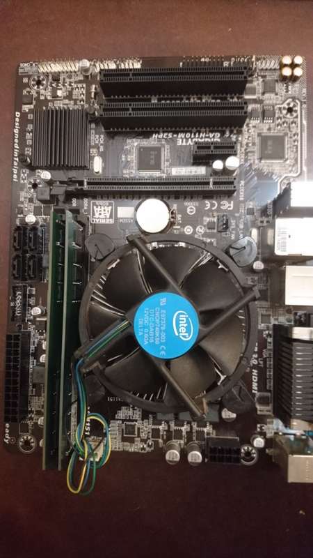 Intel i3-7100 3.9Ghz with Gigabyte GA-H110M-S2PH Board and 8GB DDR4 Memory