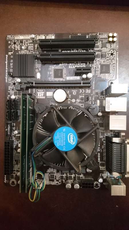 Intel i3-7100 3.9Ghz with Gigabyte GA-H110M-S2PH Board and 8GB DDR4 Memory