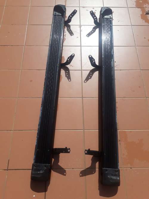 Side steps Toyota Fortuner/Hilux 2007-2011 Range