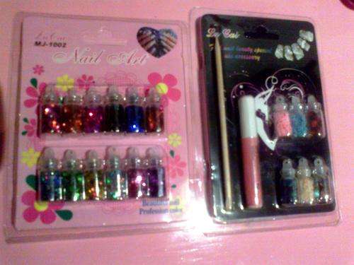 VALUE DECORATIVE NAIL DESIGN KIT WITH APPLICATOR & GLUE