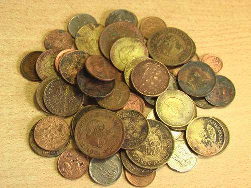 53 Junk Coins (Mostly 1st Decimal 1/2 Cent) but includes all kinds.
