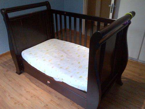 Boori Sleigh Cot Bed - English Oak in Excellent Condition with Chest Of Drawers