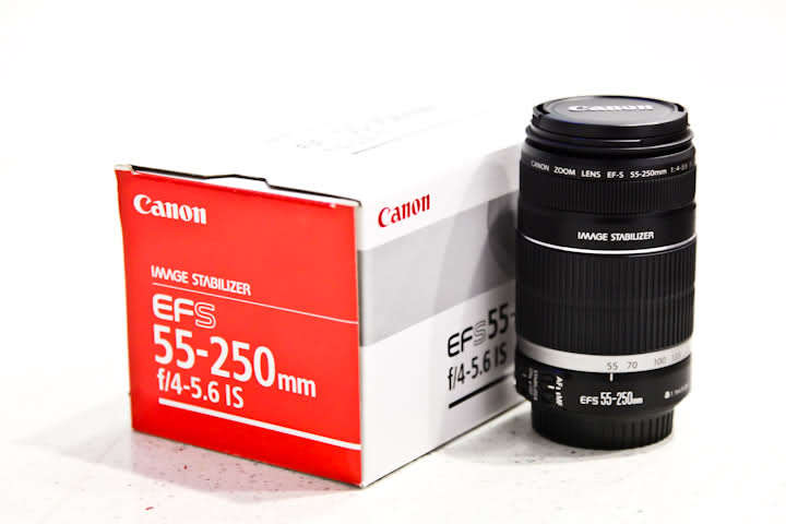 **EXCELLENT CONDITION** CANON ZOOM LENS EF-S 55-250mm 1:4-5.6 IMAGE STABILIZER + ORIGINAL BOX