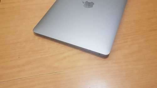 Apple MacBook Air (13-inch 2020) M1 Chip 8 core CPU 7 core GPU 8GB Memory 256GB SSD Space Grey