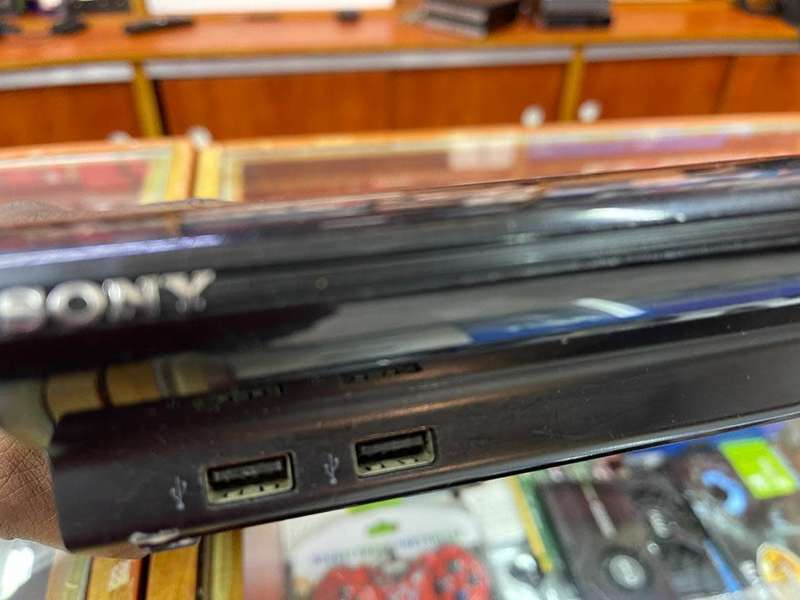 PLAYSTATION 3 500GB SLIM