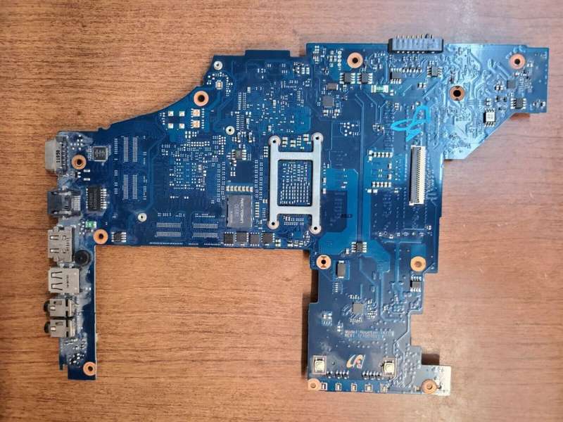 SAMSUNG NP-Q530 MOTHERBOARD  (Intel Core i5-M520 CPU @ 2.40GHz)